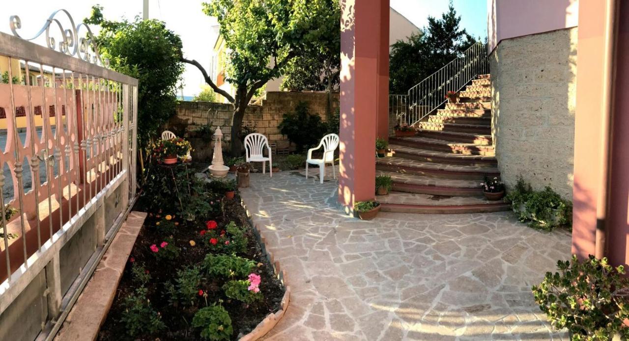 Casa Andreana Bed & Breakfast Uri Exterior foto